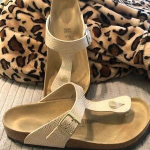 Ladies Birkenstock Gizeh Sandals Size 10.5
